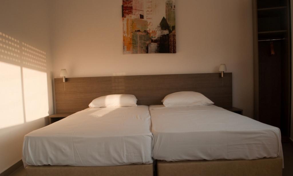 St. George Rent Rooms ラルナカ エクステリア 写真