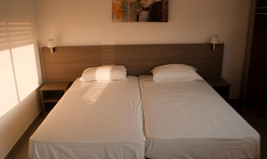 St. George Rent Rooms ラルナカ エクステリア 写真