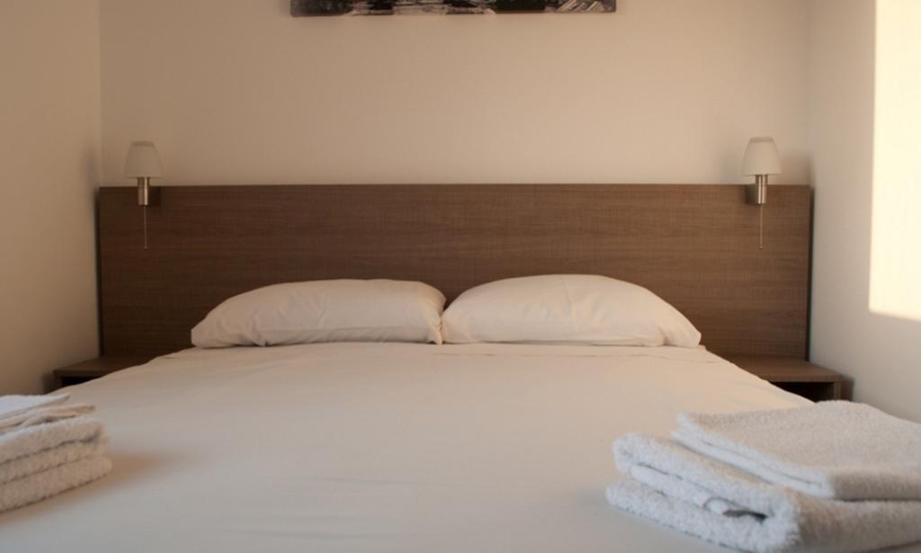 St. George Rent Rooms ラルナカ エクステリア 写真