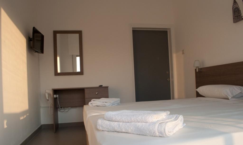 St. George Rent Rooms ラルナカ エクステリア 写真
