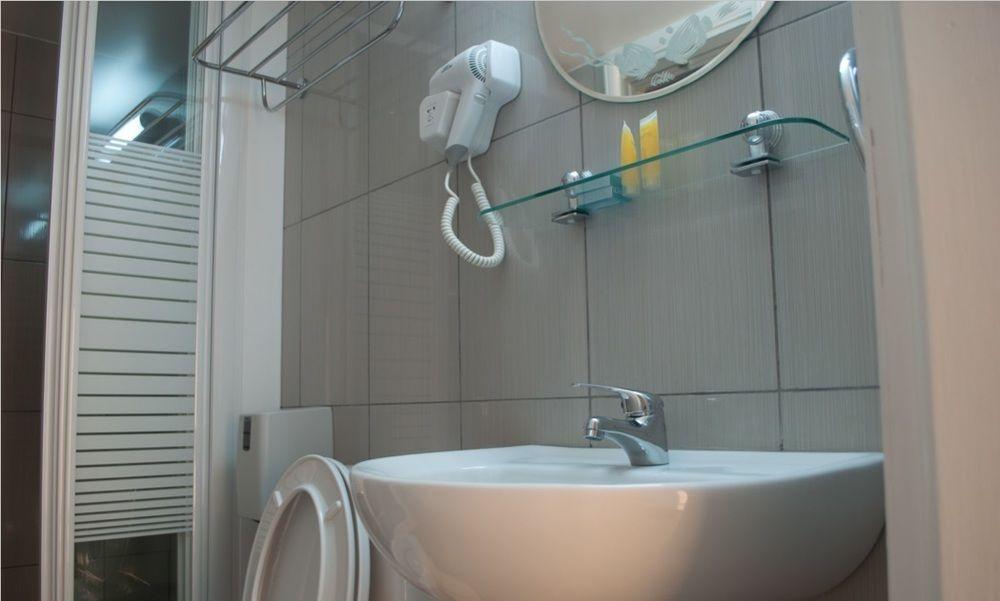 St. George Rent Rooms ラルナカ エクステリア 写真