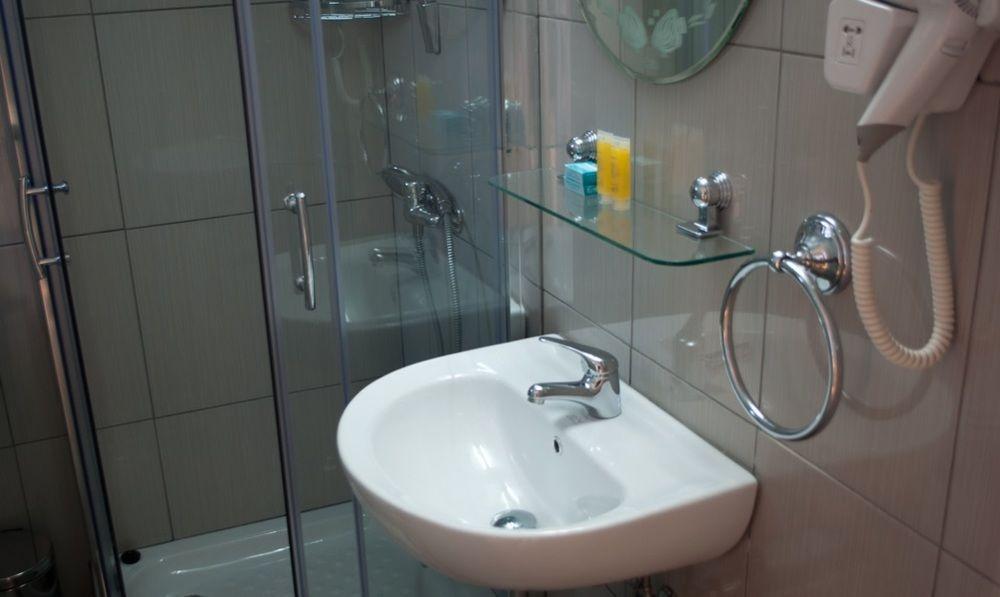 St. George Rent Rooms ラルナカ エクステリア 写真