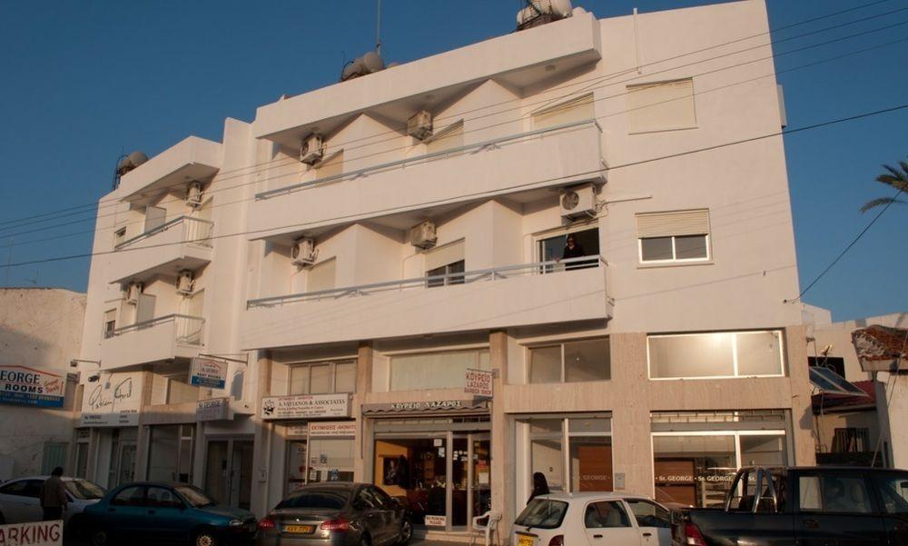 St. George Rent Rooms ラルナカ エクステリア 写真