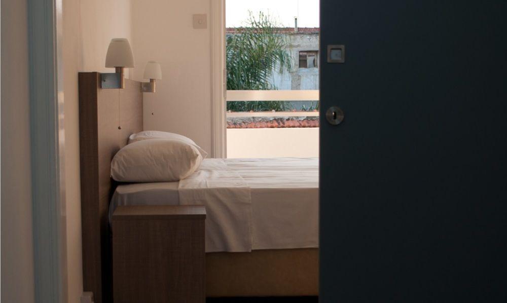St. George Rent Rooms ラルナカ エクステリア 写真