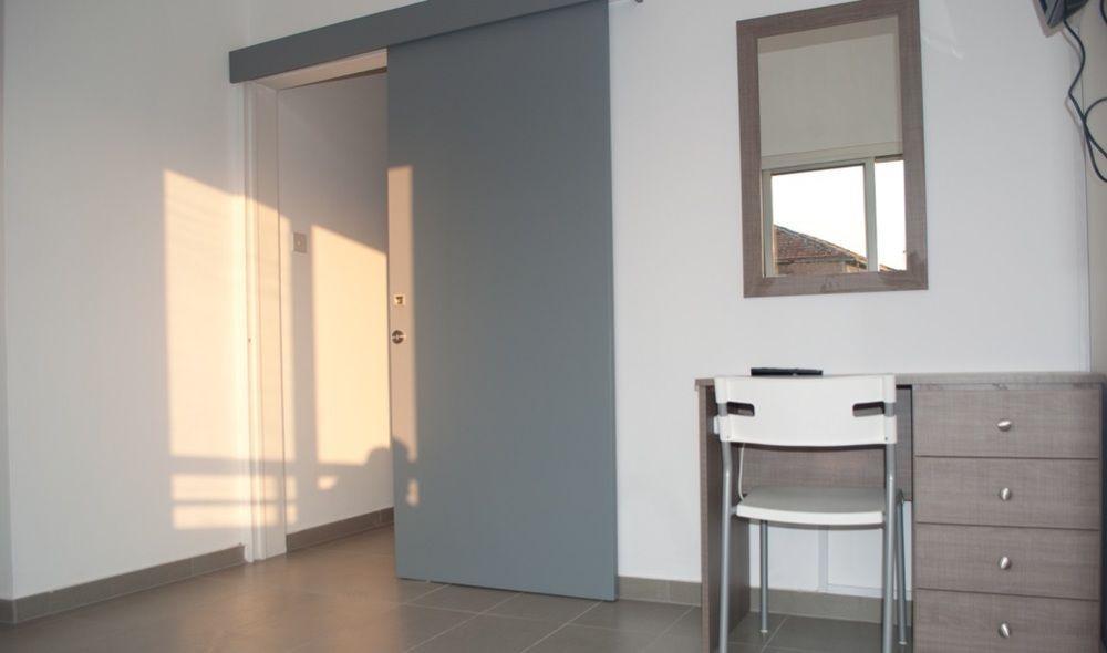 St. George Rent Rooms ラルナカ エクステリア 写真