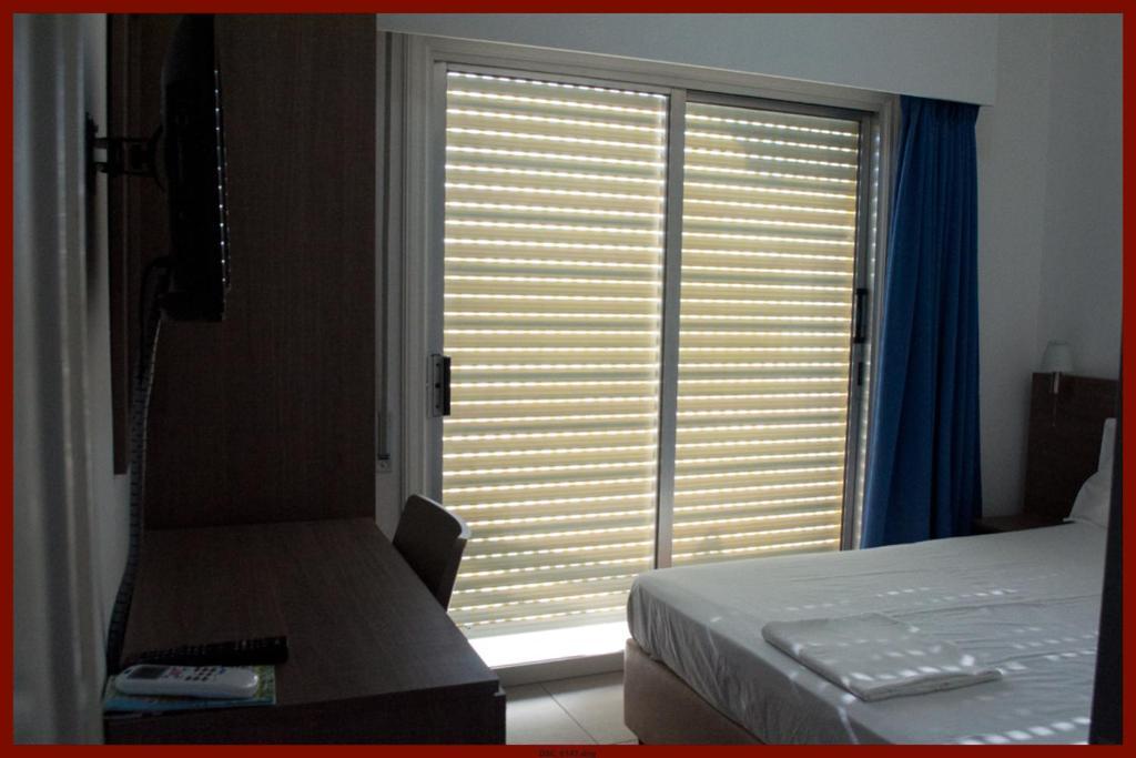 St. George Rent Rooms ラルナカ エクステリア 写真