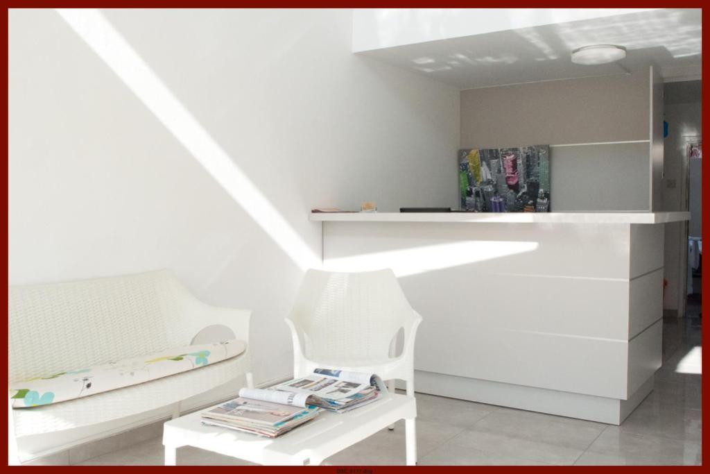 St. George Rent Rooms ラルナカ エクステリア 写真