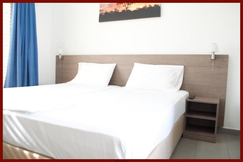 St. George Rent Rooms ラルナカ エクステリア 写真